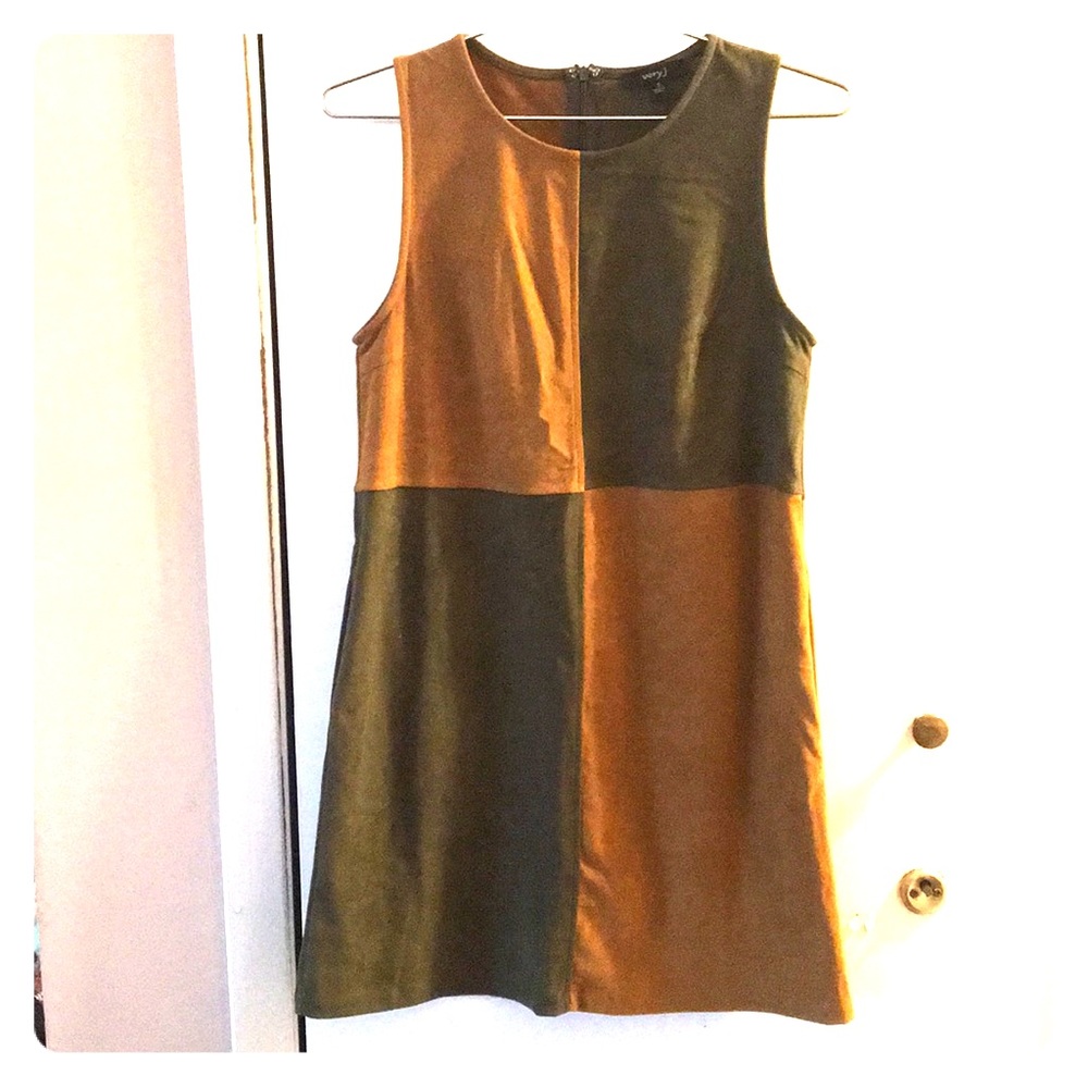 Cute faux suade dress with pockets!